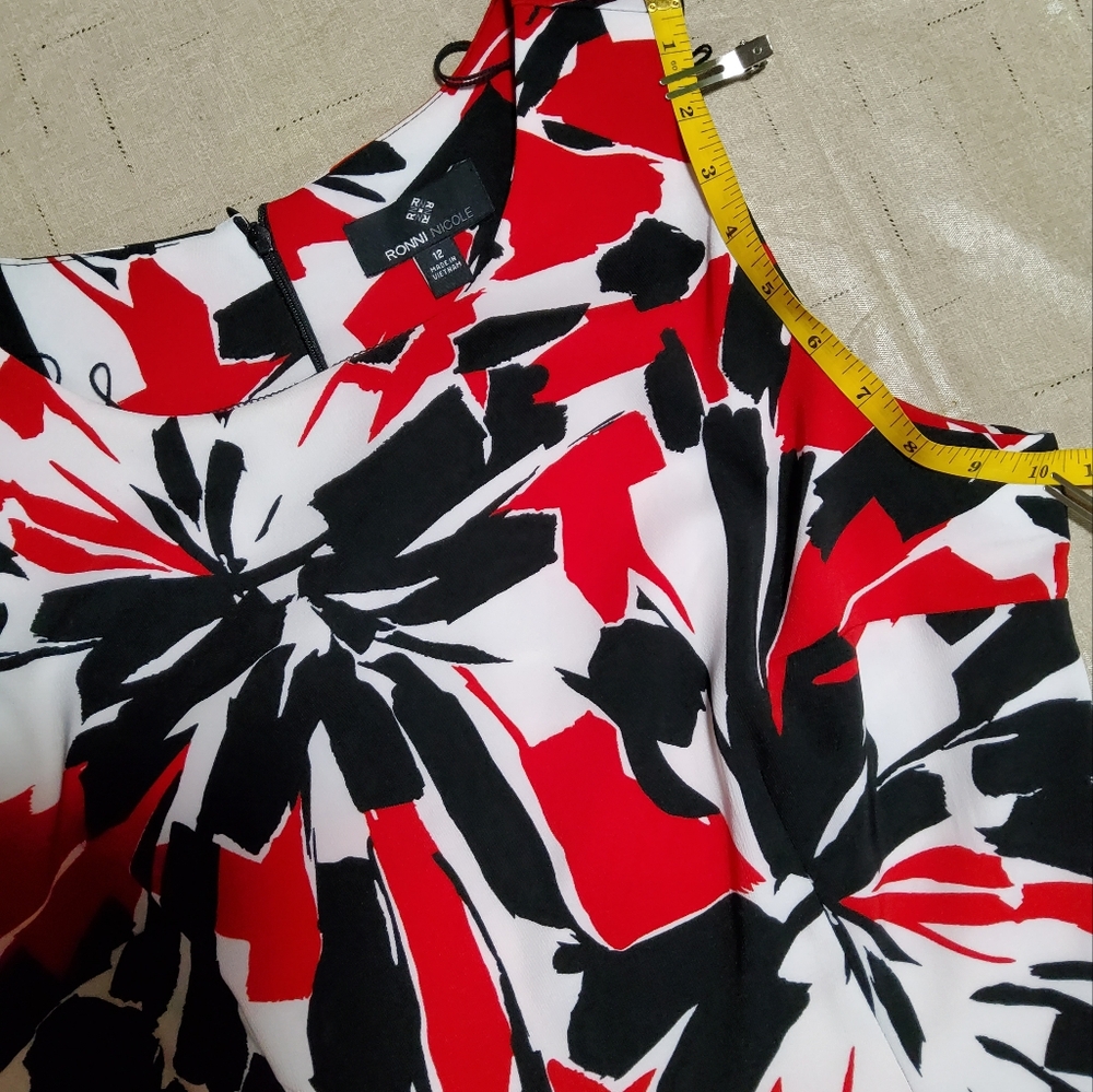 Ronni Nicole Stretch Red/Black/White Geo Print Sleeveless Sheath Dress Sz 12 - Picture 7 of 10